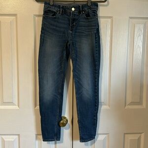 White House Black Market size 0P the skinny Jean